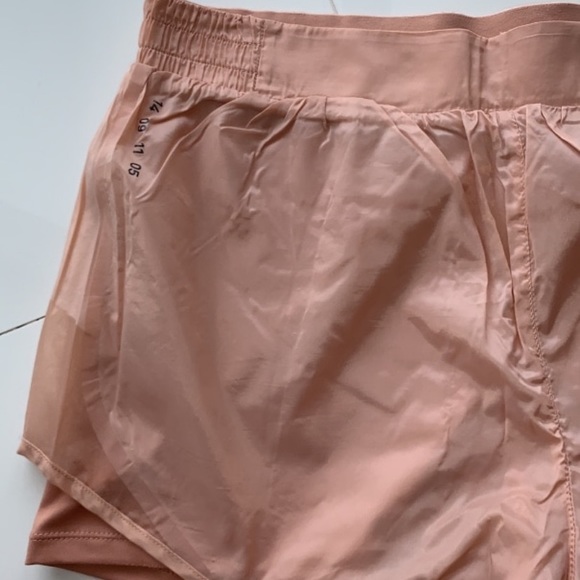 Short - Picture 2 of 5